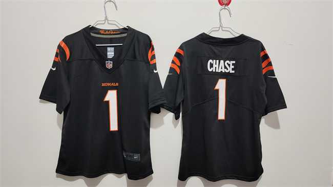 Women%27s Cincinnati Bengals #1 Ja%27Marr Chase Black Vapor Stitched Jersey